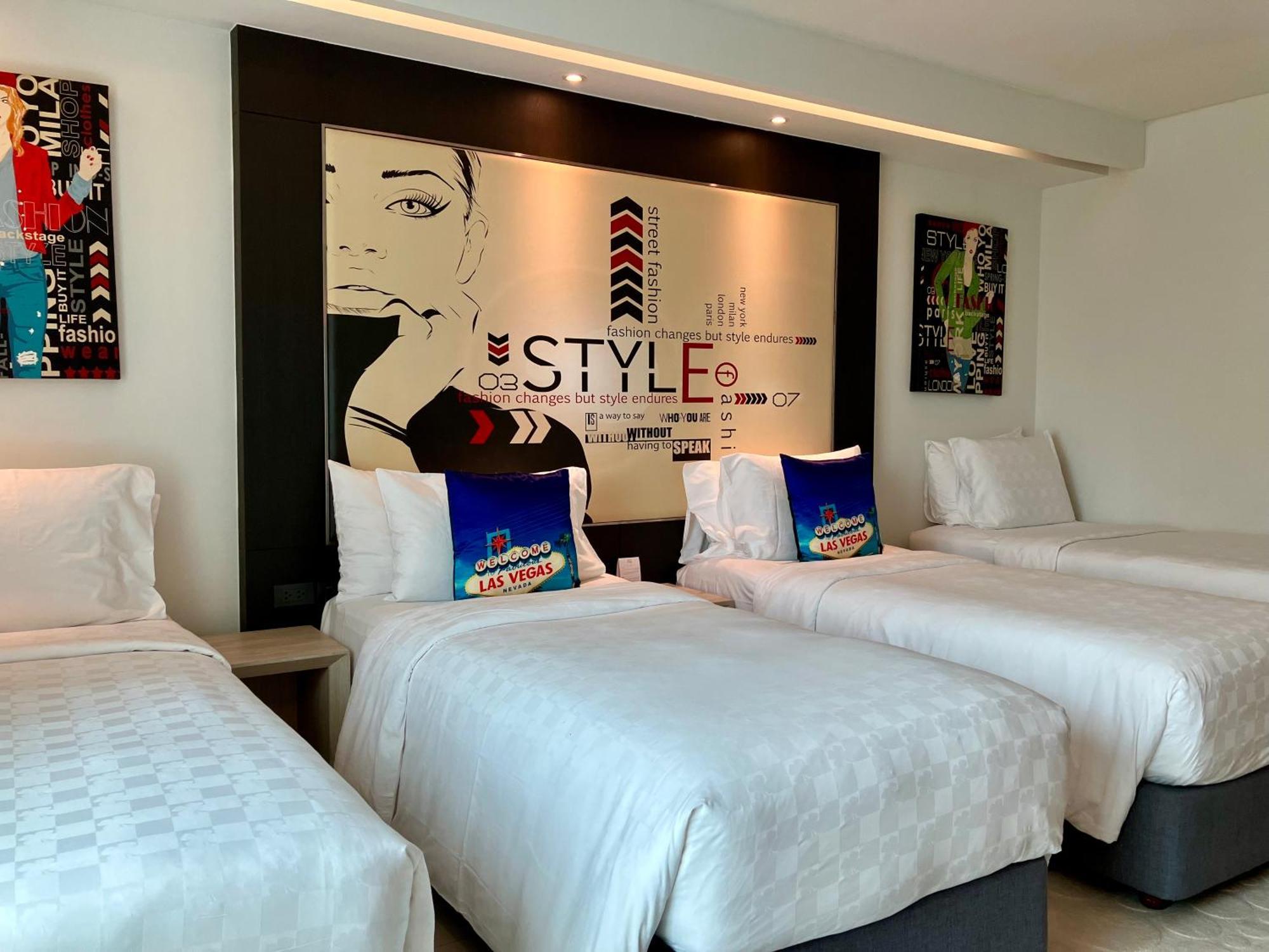 Hotel Clover Asoke - Sha Extra Plus Bangkok Esterno foto